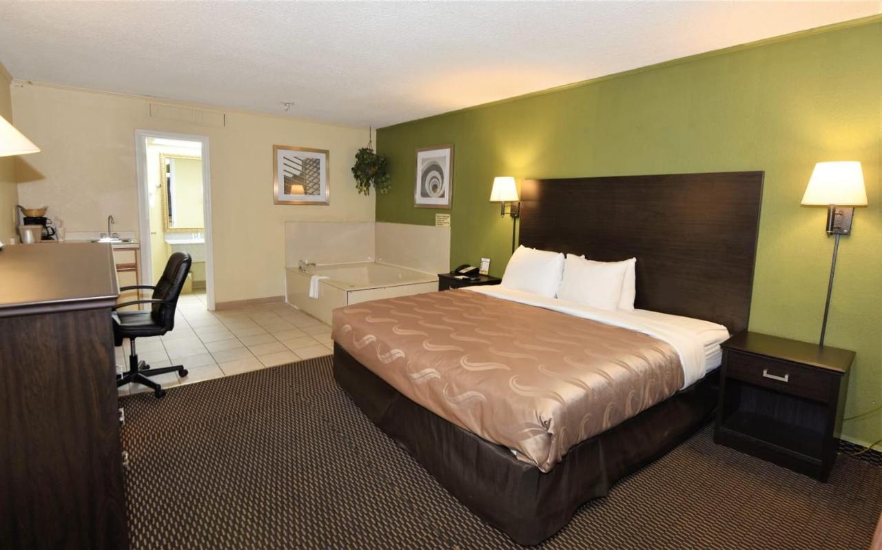 King Room - Accessible/Non-Smoking