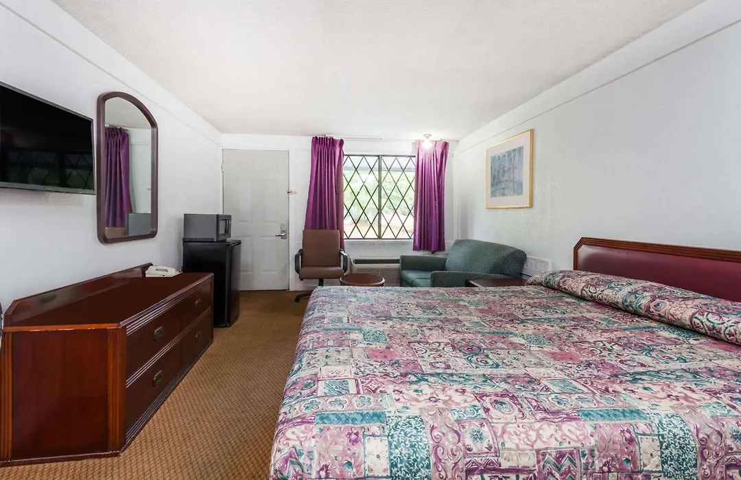 Knights Inn - Columbia-1